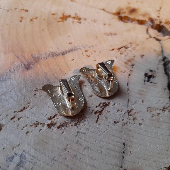 Vintage Enamel Jewelry Lot: Tulip Earrings, Fan & Heart Pins - Picture 11 of 16